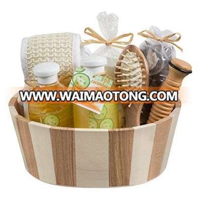 General Fresh Cucumber spa gift set comes in a two tone natural wood basket. Aromatherapy spa set is filled with tropical mass